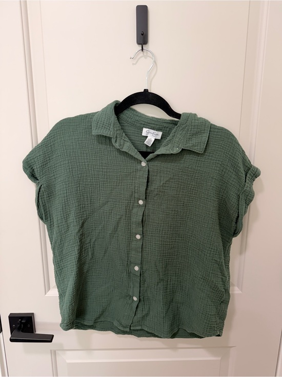 Jessica Simpson Tops - Jessica Simpson Textured Button-Down Top